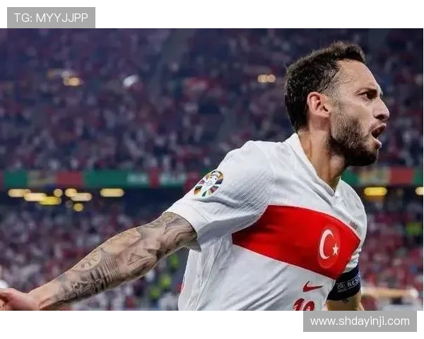 恰尔汗奥卢本赛季意甲7场打入5球 已与上赛季总进球数持平 恰尔汗奥卢本赛季意甲7场打入5球 已与上赛季总进球数持平