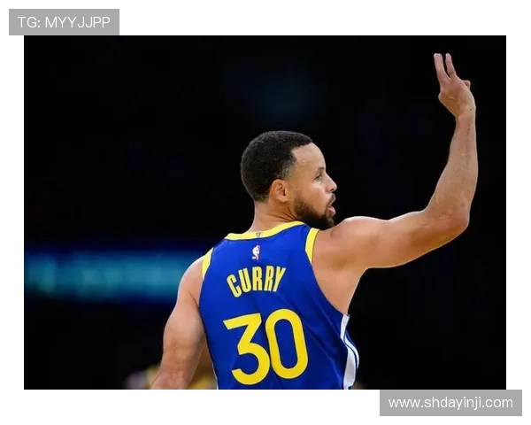 原创37岁库里太狠！一战刷新NBA过去79年三分球第一神迹，勇士却3连败